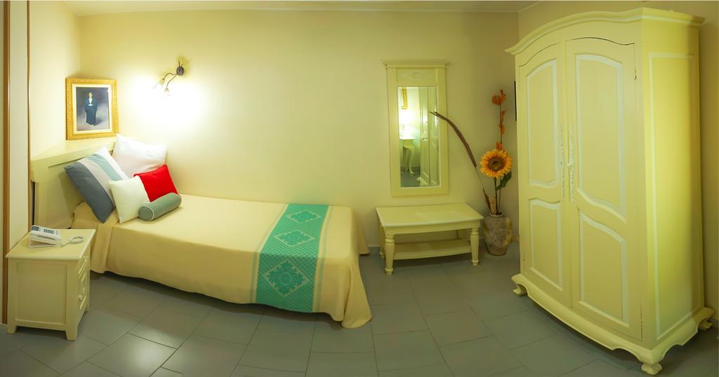 Hotel Marini Сасари Екстериор снимка