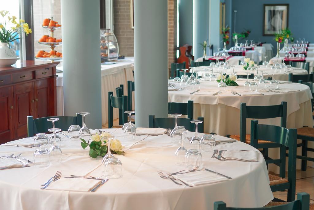 Hotel Marini Сасари Екстериор снимка