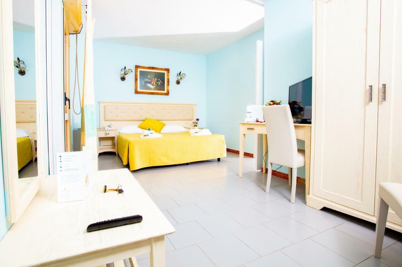 Hotel Marini Сасари Екстериор снимка
