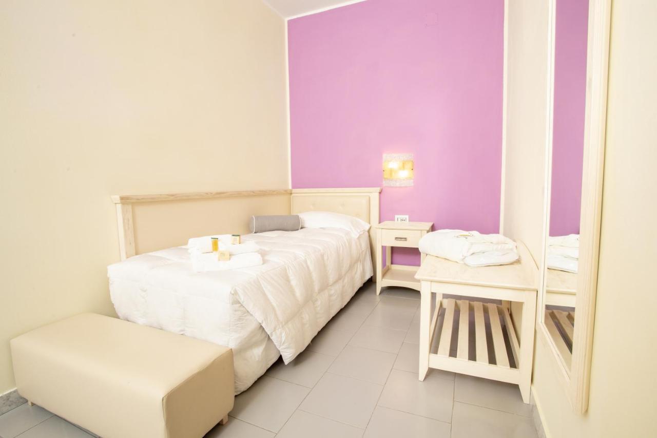 Hotel Marini Сасари Екстериор снимка
