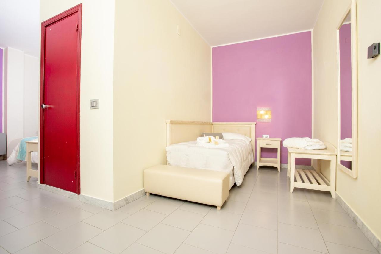 Hotel Marini Сасари Екстериор снимка