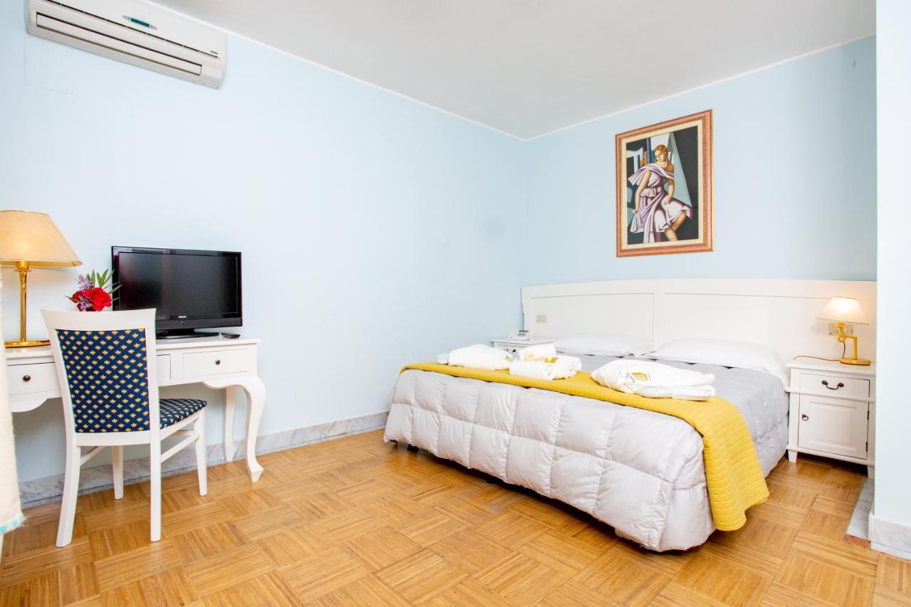 Hotel Marini Сасари Екстериор снимка
